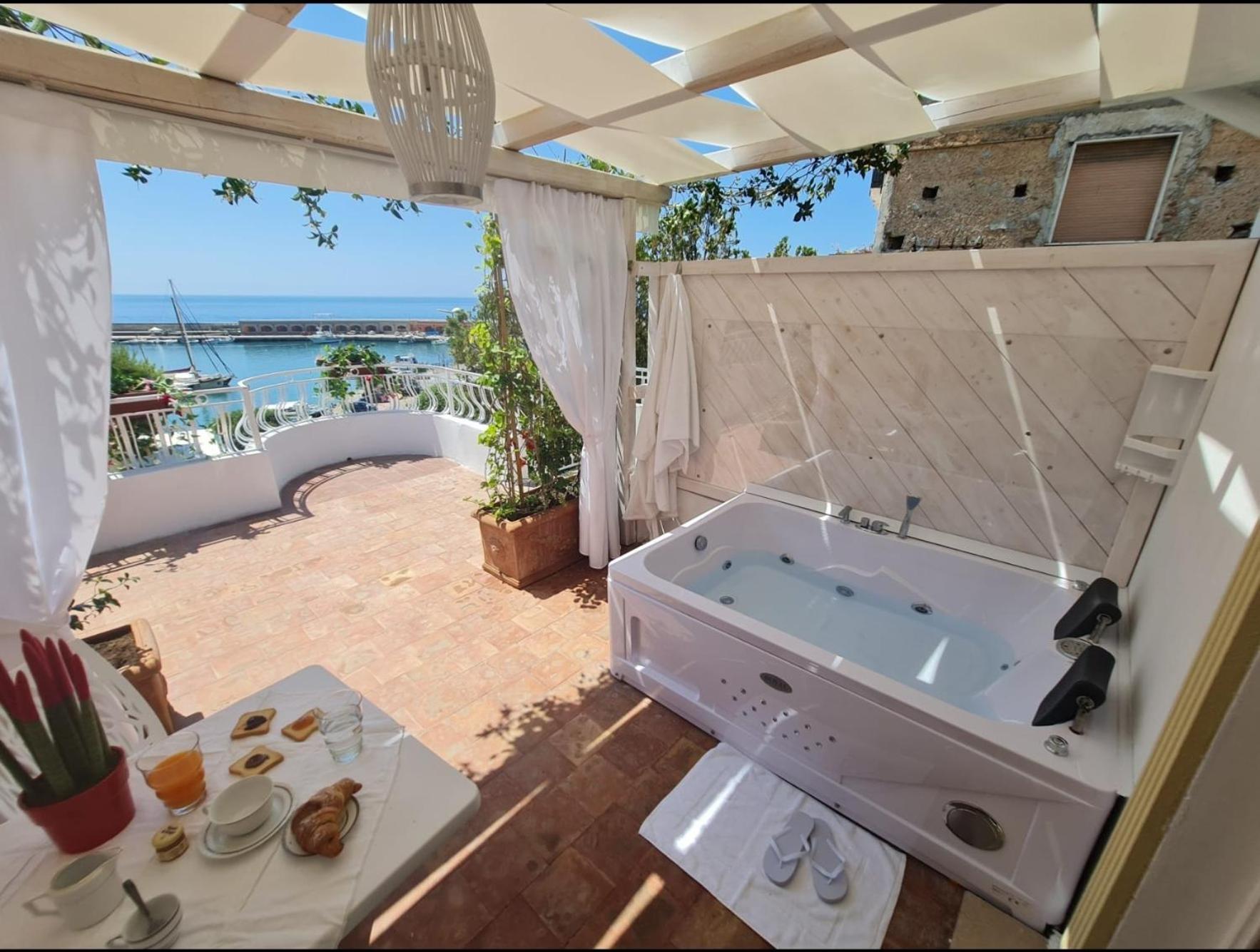 Luxury B&B Suite Jacuzzi Villa Filomena Marina di Camerota Ngoại thất bức ảnh